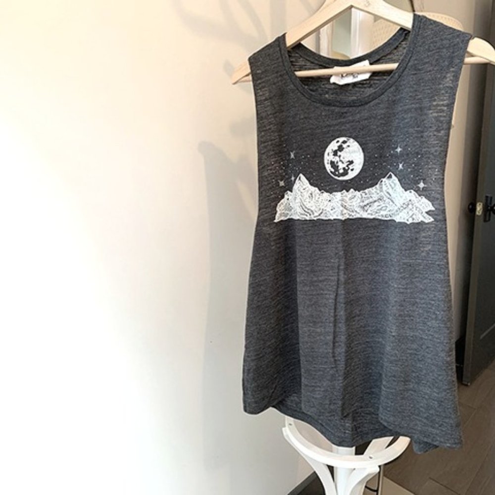 charcoal heather tank with moon and mountain graph